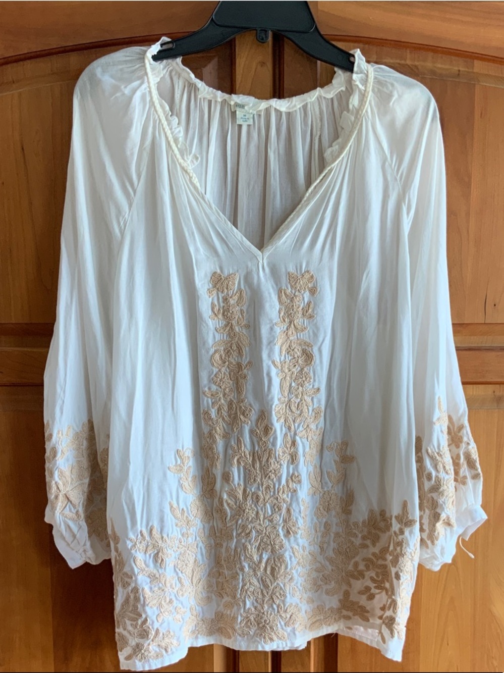 Sundance Soft White Tunic with Beige Floral Embroidery, size M, pit to pit 23”